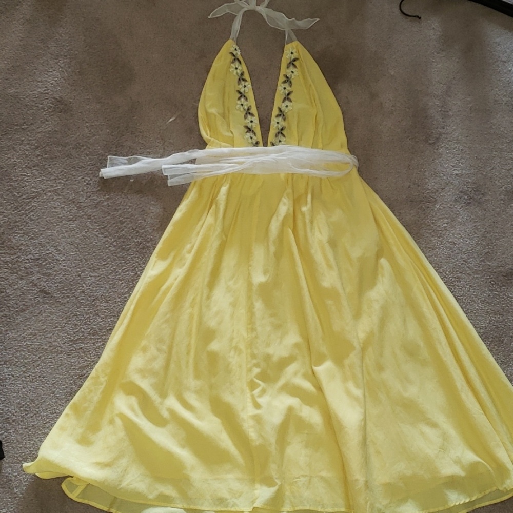 Single brand NWT yellow flare midi halter